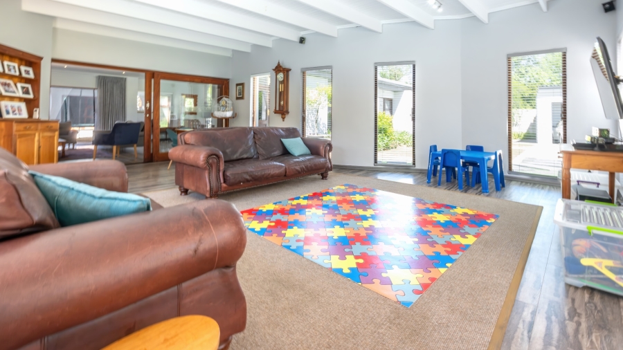 4 Bedroom Property for Sale in Heatherlands Western Cape